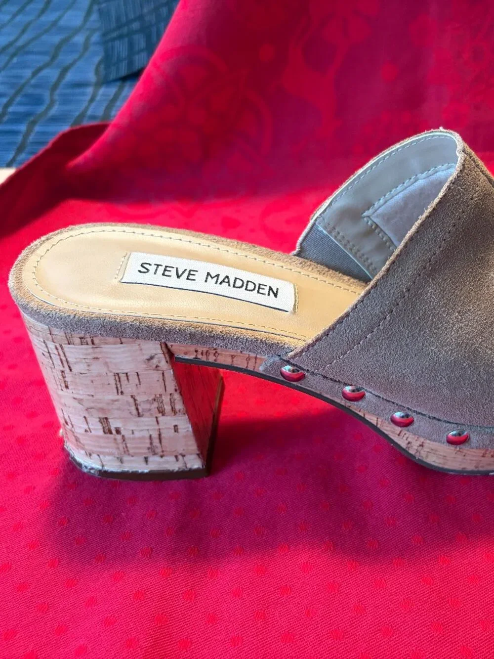 STEVE MADDEN SLIP ON HEELS